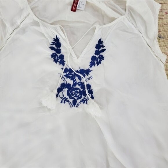 RESORT- Bohemian Vacay Embroidered Tunic Dress with Tassels- White + Blue - Picture 6 of 10